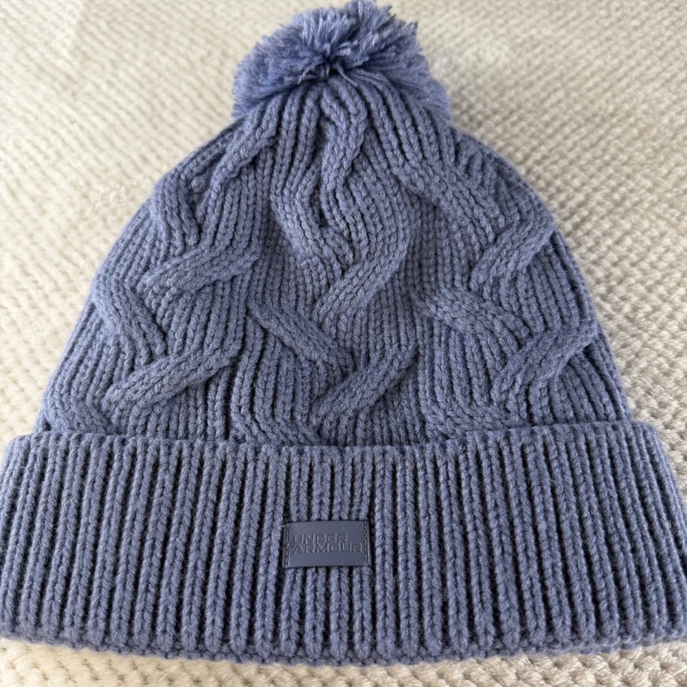 Under Armour Womens Cable Knit Pom Beanie Blue Grey Hat OSFA GX0NRG33M